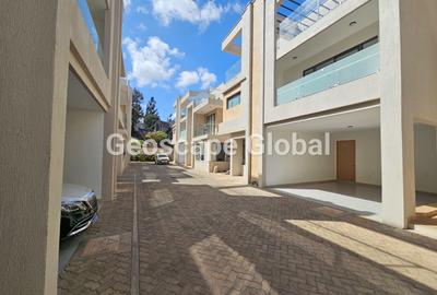6 Bed Townhouse with En Suite in Lavington - 4