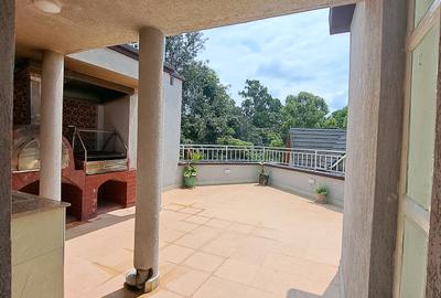 4 Bed Villa with En Suite in Spring Valley - 3