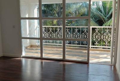 5 Bed House with En Suite in Runda - 3