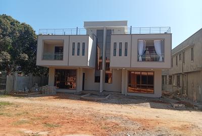 3 Bed Townhouse with En Suite at Kanamai Area