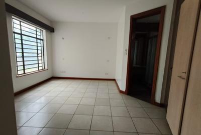 3 Bed Apartment with En Suite at Parklands