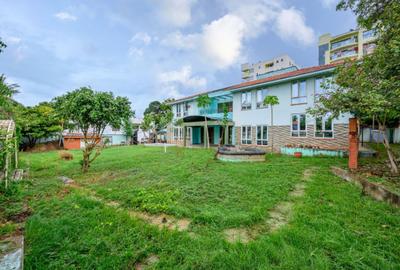 6 Bed Villa with En Suite in Kizingo