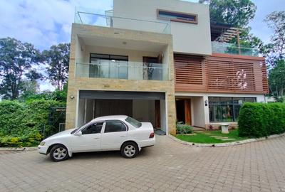 5 Bed Townhouse with En Suite in Lavington