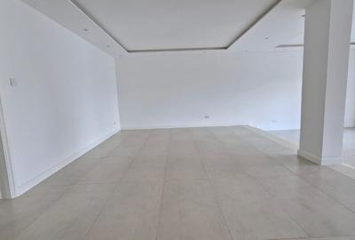 4 Bed House with En Suite at Brookside Drive - 3