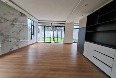 5 Bed Townhouse with En Suite in Lavington