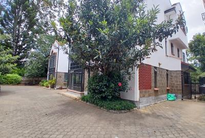 5 Bed Townhouse with En Suite at Mbaazi Avenue