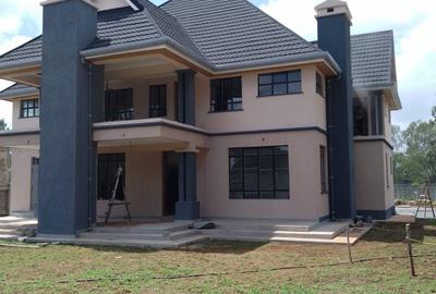 5 Bed House with En Suite at Garden Estate