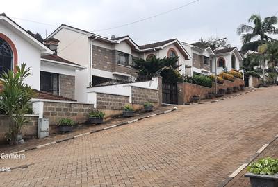 4 Bed Townhouse with En Suite in Spring Valley