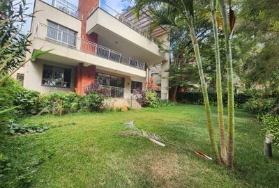5 Bed Villa with En Suite in Lavington