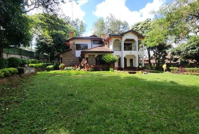 5 Bed House with En Suite in Runda - 2