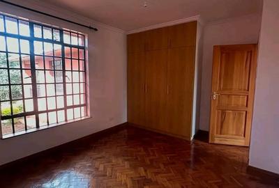 5 Bed House with En Suite in Karen - 3