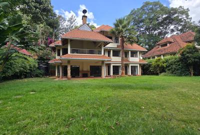 5 Bed House with En Suite at Lone Tree