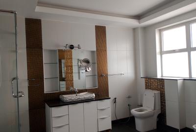 5 Bed Apartment with En Suite at Parklands