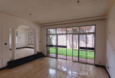 Serviced 5 Bed Apartment with En Suite in Riverside - 2