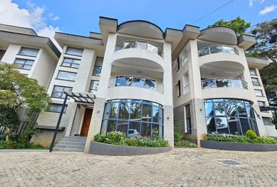 5 Bed House with En Suite in Lavington