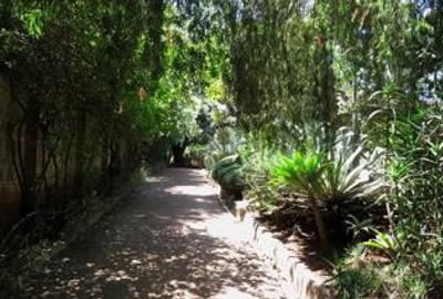 0.8 ac Land at Lavington Green