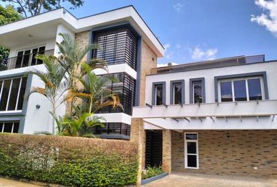 5 Bed House with En Suite in Lavington