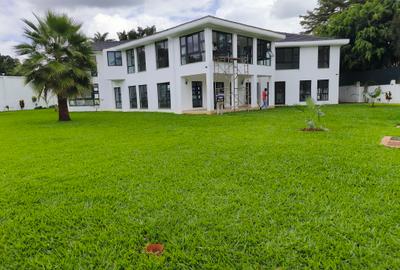 7 Bed House with En Suite in Runda