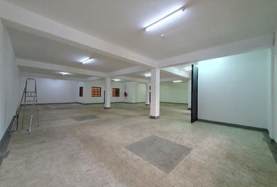 4,250 ft² Warehouse with Service Charge Included at Road A - 2