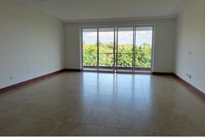 3 Bed Apartment with En Suite in Parklands