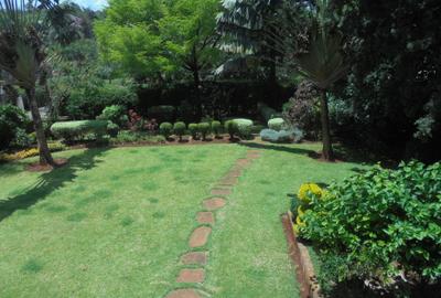 4 Bed House with En Suite at Off Un Avenue