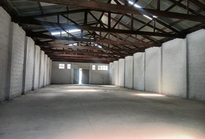 5,000 ft² Warehouse with Parking in Industrial Area - 4