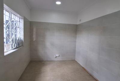 5 Bed House with En Suite in Garden Estate
