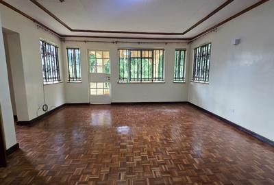 5 Bed House with En Suite in Lavington