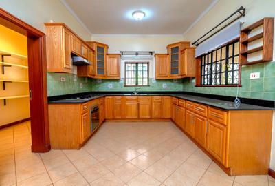 4 Bed Townhouse with En Suite in Karen - 4