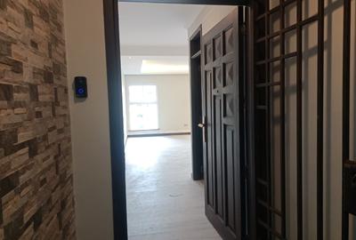 3 Bed Apartment with En Suite in Riverside
