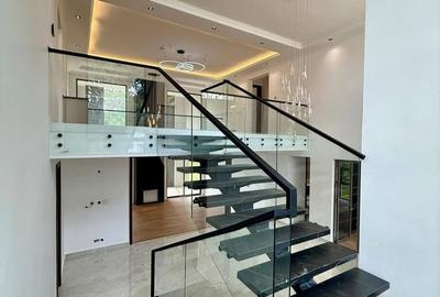 5 Bed Villa with En Suite at Hardy Karen - 3