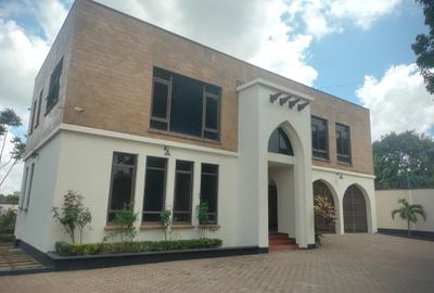 5 Bed Townhouse with Swimming Pool at Few Minutes Drive To Gigiri