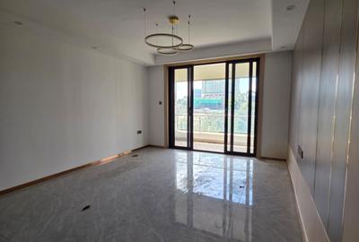 3 Bed Apartment with En Suite in Riverside - 4