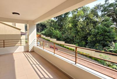 5 Bed Townhouse with En Suite at Lavington Green - 3