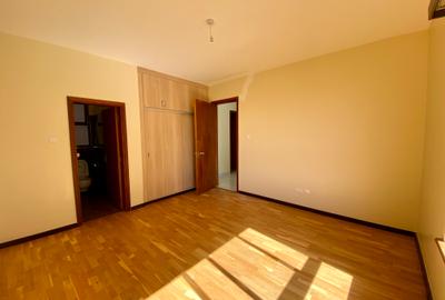 4 Bed Apartment with En Suite in General Mathenge - 2