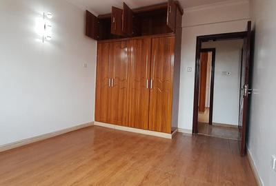 3 Bed Apartment with En Suite in Kilimani - 4