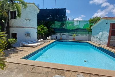 Furnished 1 Bed Apartment with En Suite at Links Road - 2