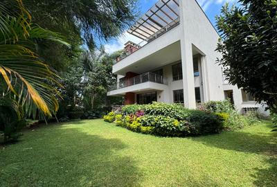 5 Bed Villa with En Suite in Lavington