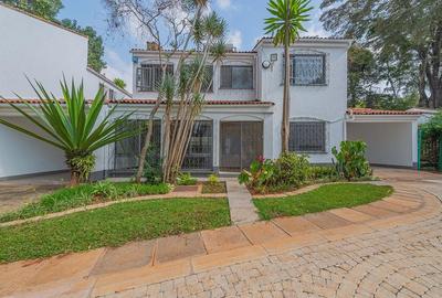 4 Bed Townhouse with En Suite in Muthaiga - 2