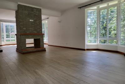 5 Bed Townhouse with En Suite in Rosslyn - 4