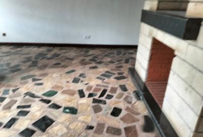 5 Bed Townhouse with En Suite in Lavington
