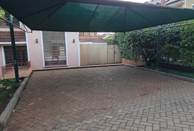 4 Bed Villa with En Suite in Runda - 2
