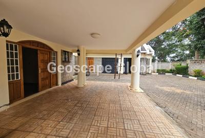 5 Bed Villa with En Suite at Runda