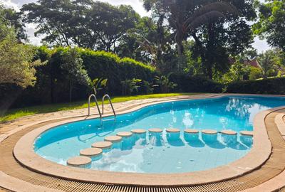 5 Bed Townhouse with En Suite at Rossylin Lone Tree - 4