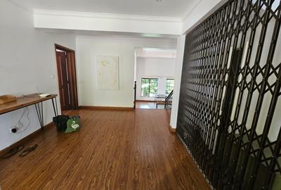 4 Bed Villa with En Suite in Spring Valley - 3