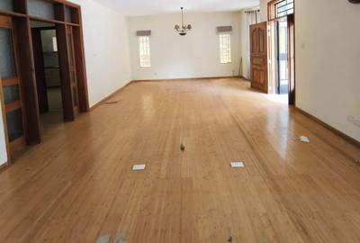 5 Bed Townhouse with En Suite in Kileleshwa - 3
