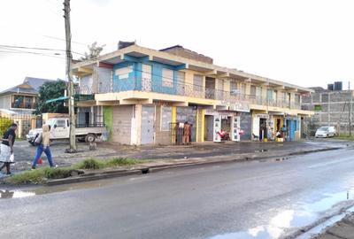 5,400 ft² Shop with Parking at Katani Road