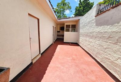 4 Bed House with En Suite at Lakeview - 4