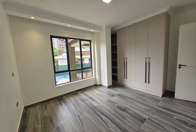 2 Bed Apartment with En Suite in Brookside - 3