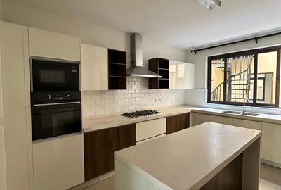 4 Bed Townhouse with En Suite in Lavington - 3